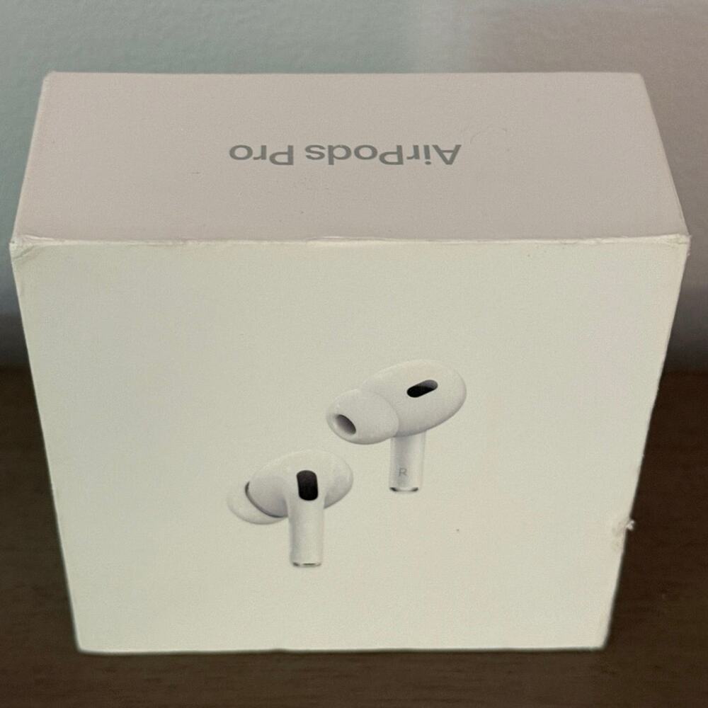 Apple AirPods PRO 2nd Gen MTJV3LL/A USB‑C MagSafe Case New Unopened GENUINE - Picture 10 of 16
